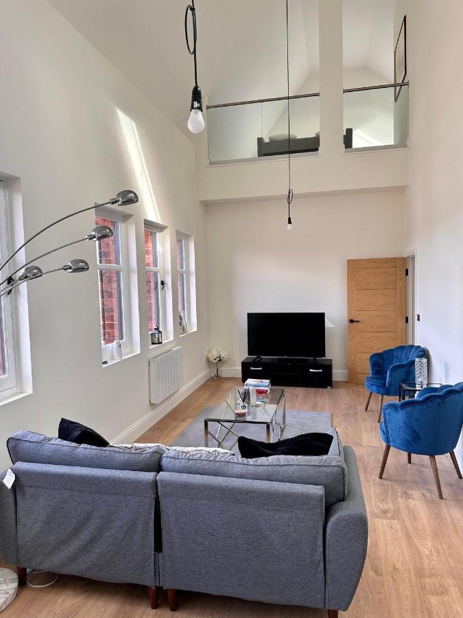 Luxury 3 Bedroom Modern Penthouse- Apartment
