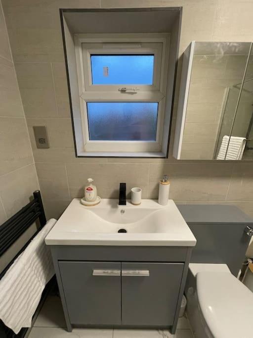 Apartment Cosy Brand New Spacious 1 Bed Luxury *