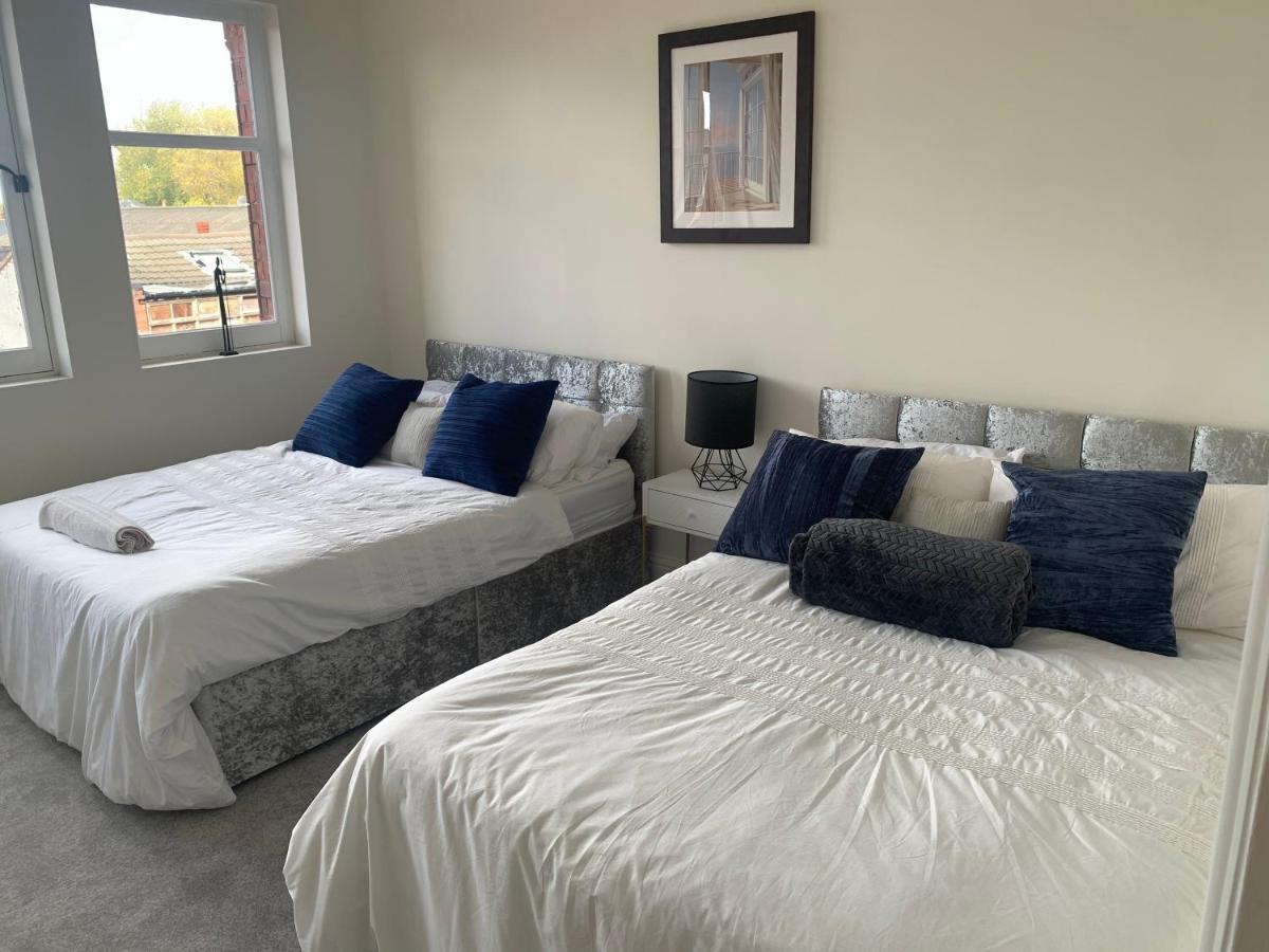 Luxury 3 Bedroom Modern Penthouse- *