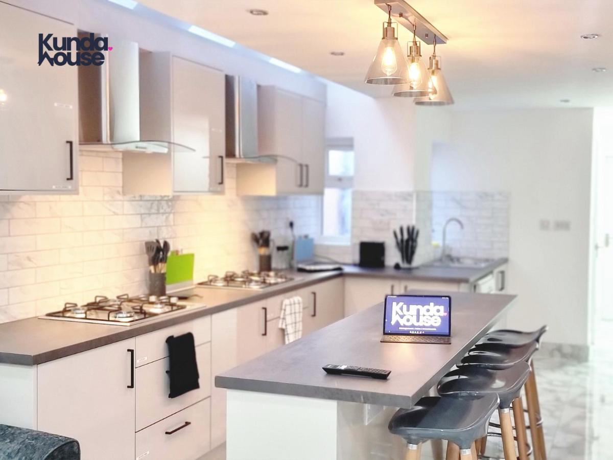 Elegant Ensuite Near City Centre - Kunda House * Birmingham