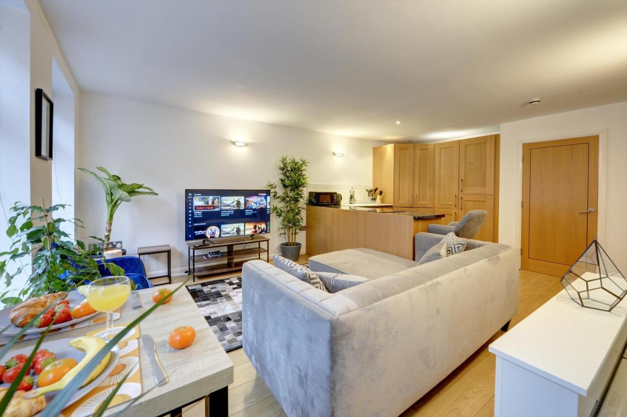 Apartment Centre Jewel: 2-bedroom With Secured Parking *