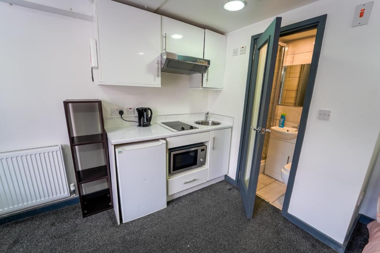 Spacious 1-bed In Apartment