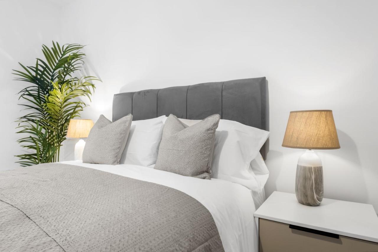 Exoticstay Apartments- 5* Elegant Luxury Centrally Located 2-bedroom Apt Birmingham
