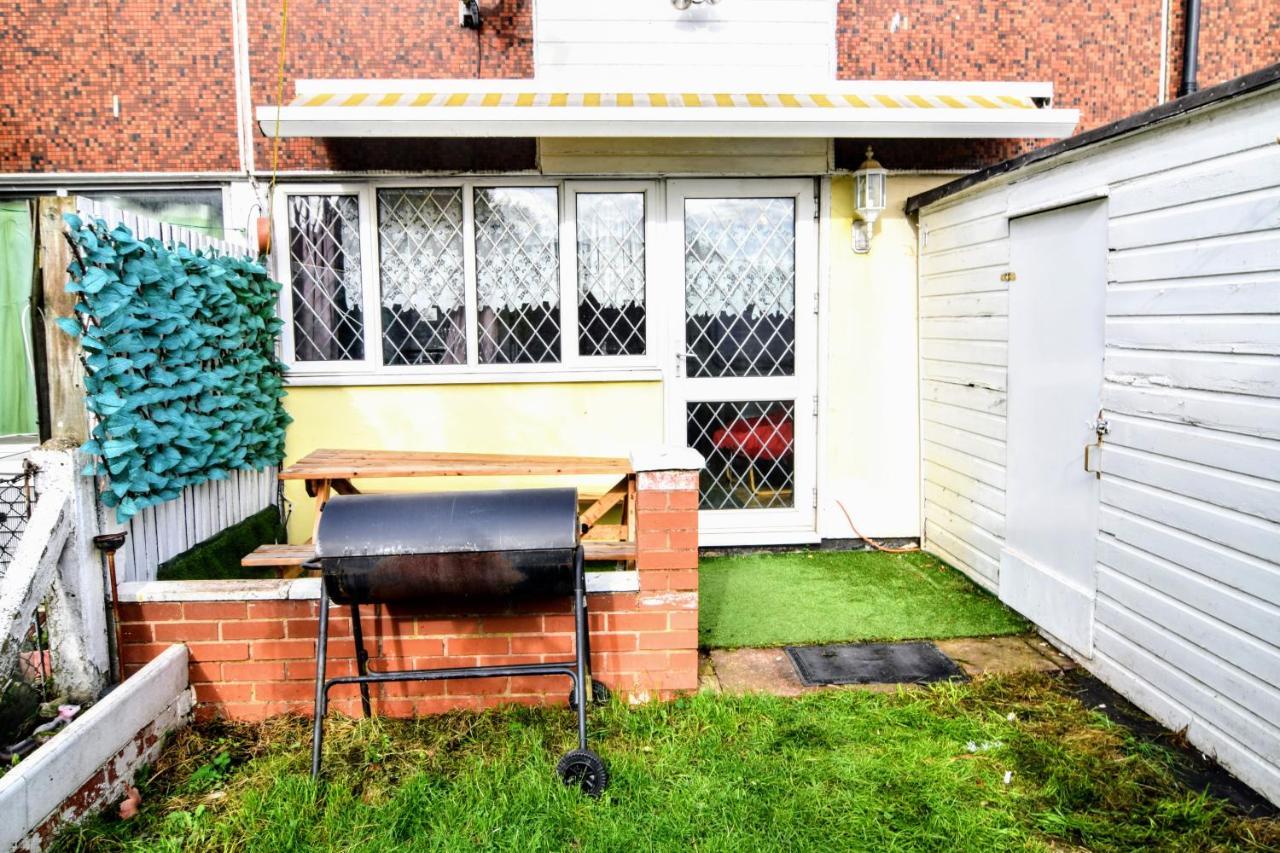The Chinatown - Private Garden, Netflix, Bbq & Bar Holiday home Birmingham