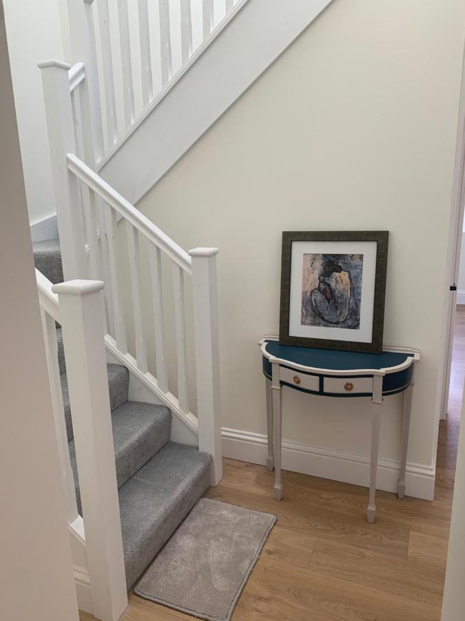 Luxury 3 Bedroom Modern Penthouse- Apartment