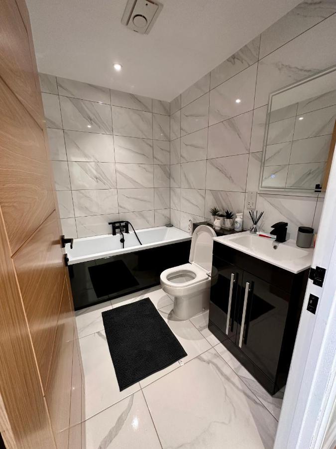 Luxury 3 Bedroom Modern Penthouse- *