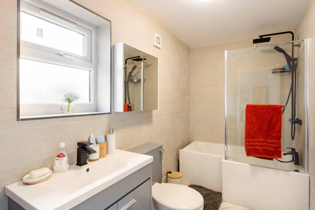 Cosy Brand New Spacious 1 Bed Luxury *