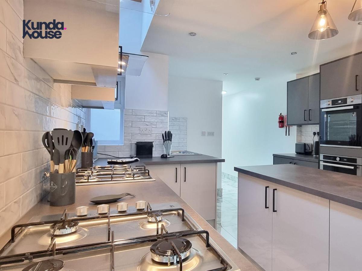 Elegant Ensuite Near City Centre - Kunda House * Birmingham
