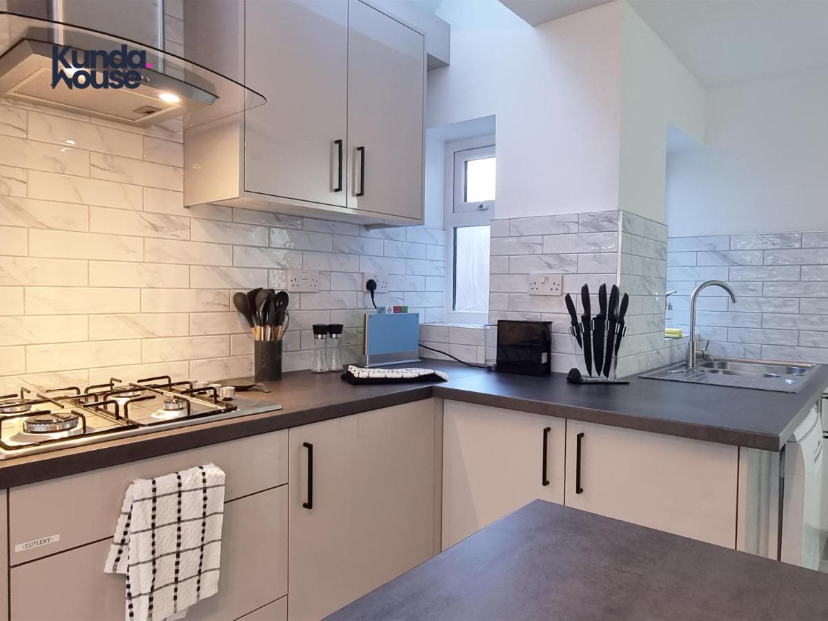 Holiday home Elegant Ensuite Near City Centre - Kunda House