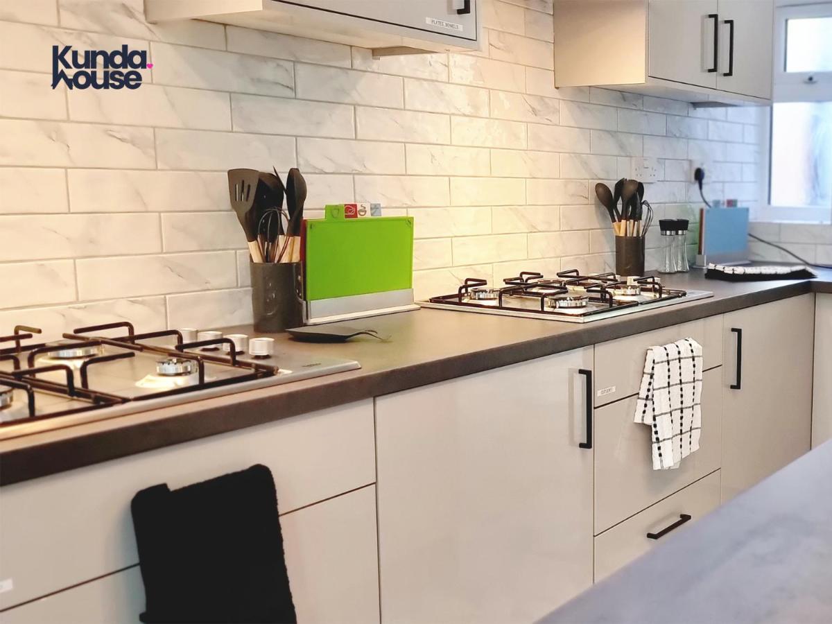 Holiday home Elegant Ensuite Near City Centre - Kunda House *