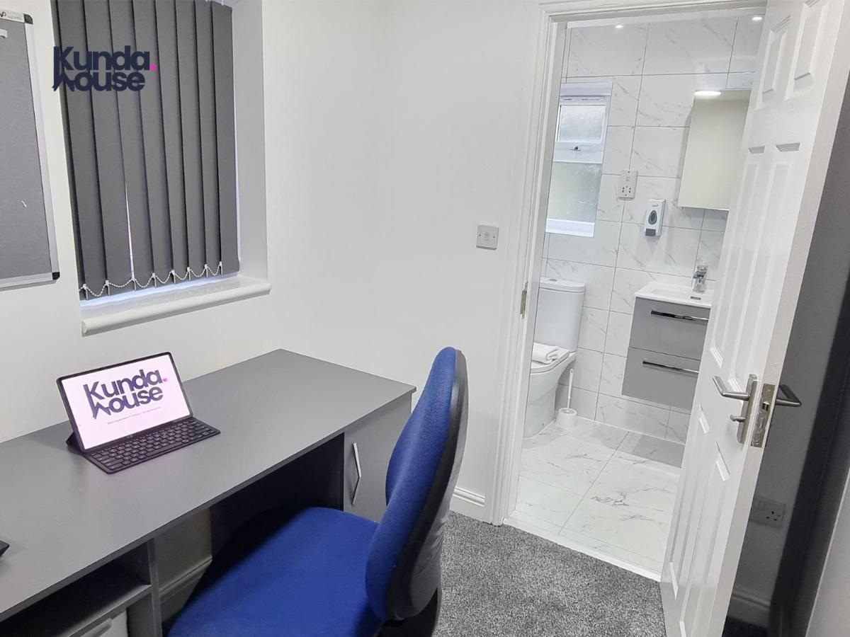 Elegant Ensuite Near City Centre - Kunda House * Birmingham