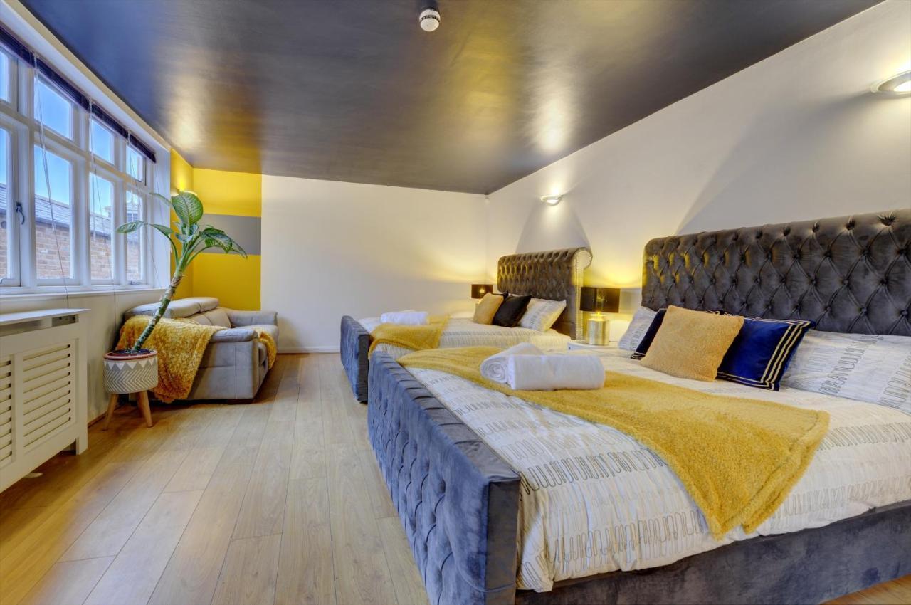 Centre Jewel: 2-bedroom With Secured Parking Birmingham