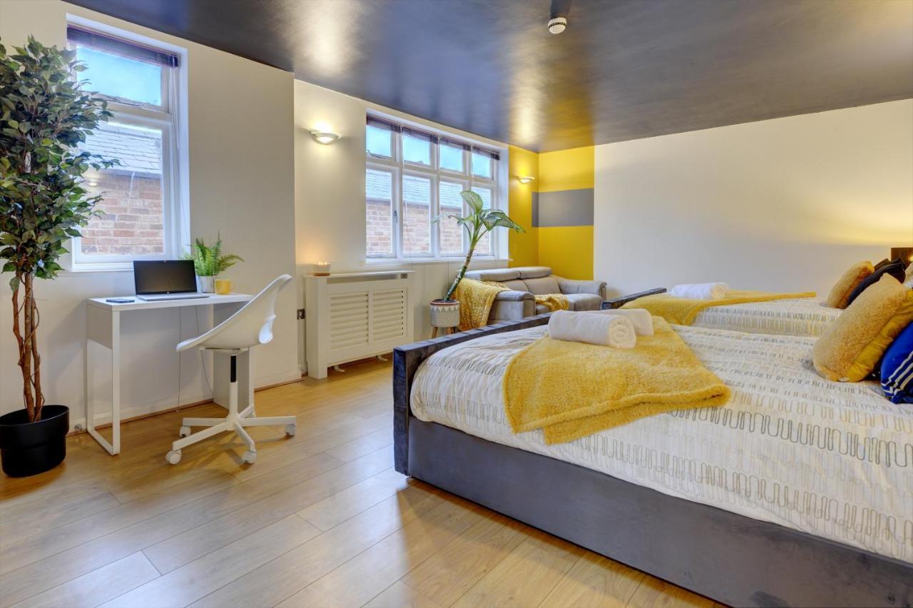 Centre Jewel: 2-bedroom With Secured Parking Apartment