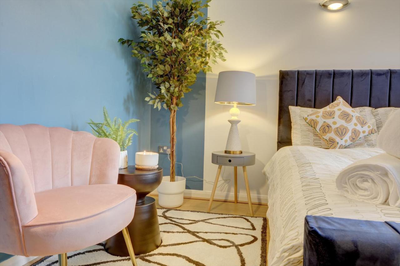 Apartment Centre Jewel: 2-bedroom With Secured Parking *
