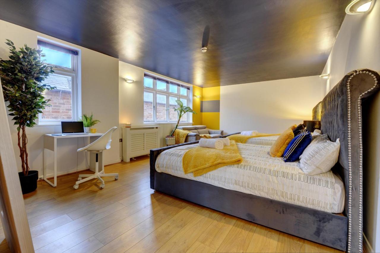Centre Jewel: 2-bedroom With Secured Parking Apartment