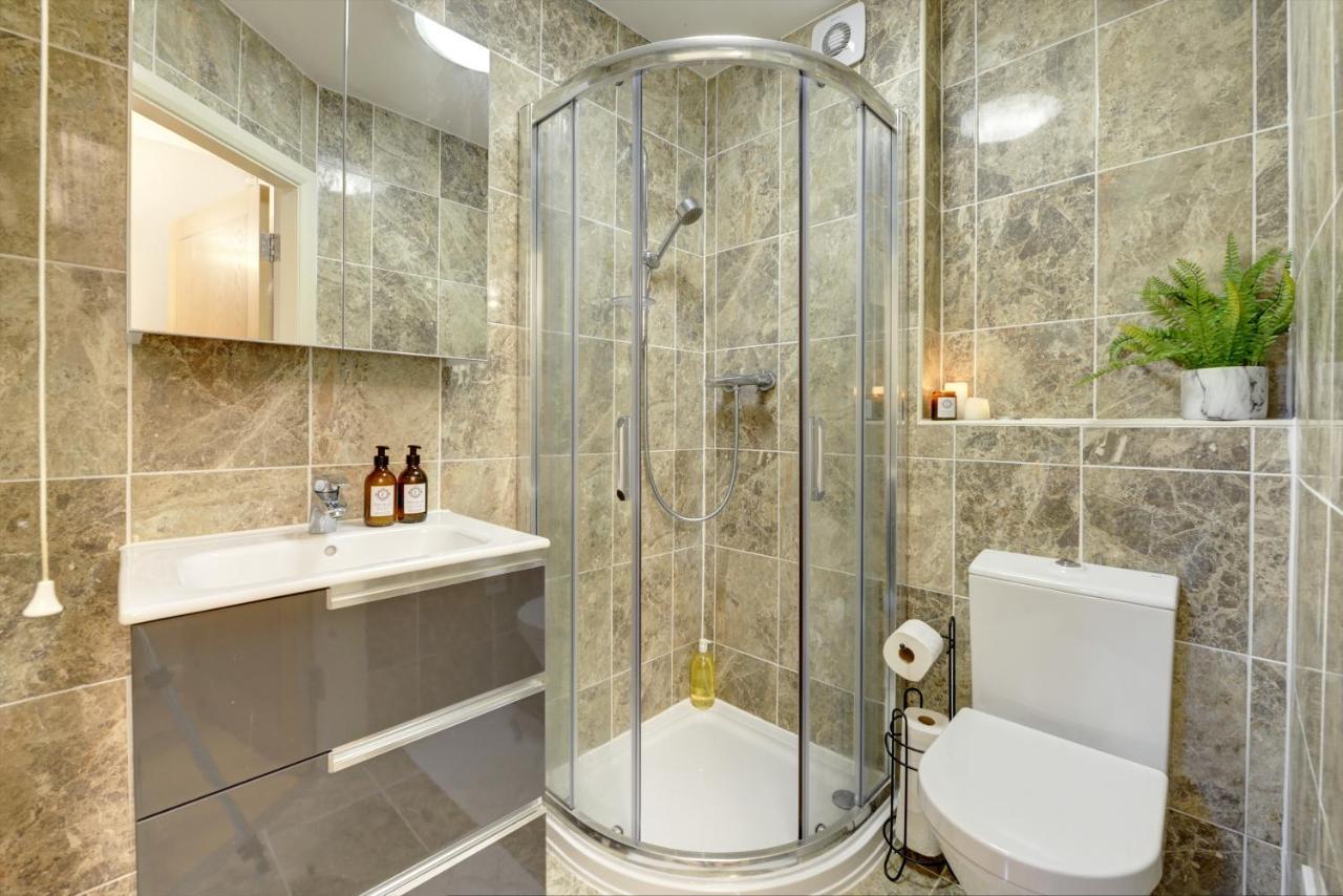 Apartment Centre Jewel: 2-bedroom With Secured Parking *