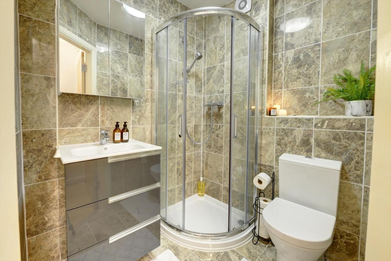 Apartment Centre Jewel: 2-bedroom With Secured Parking *