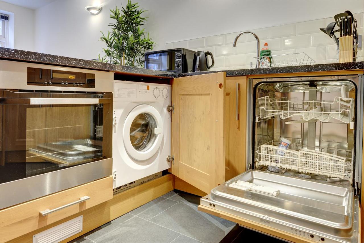 Centre Jewel: 2-bedroom With Secured Parking *