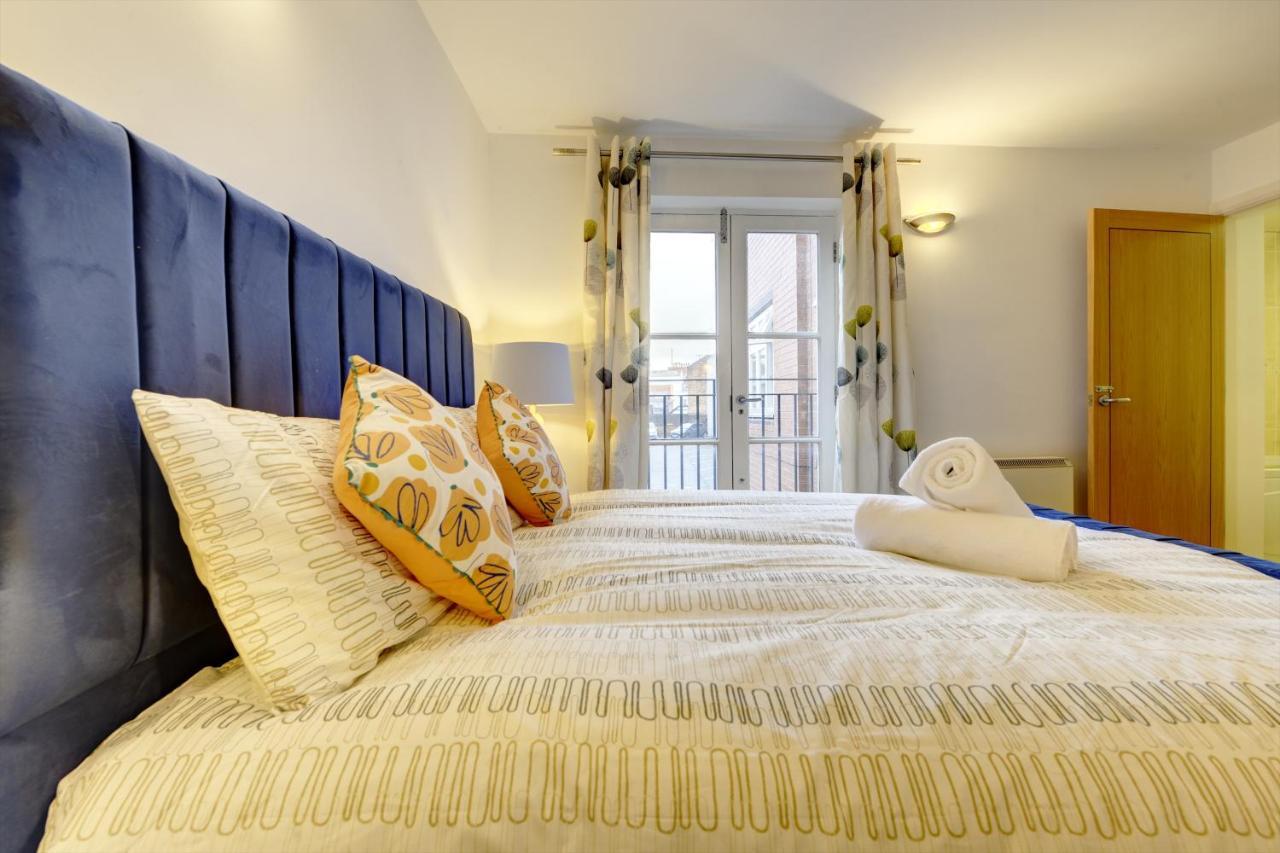 Apartment Centre Jewel: 2-bedroom With Secured Parking