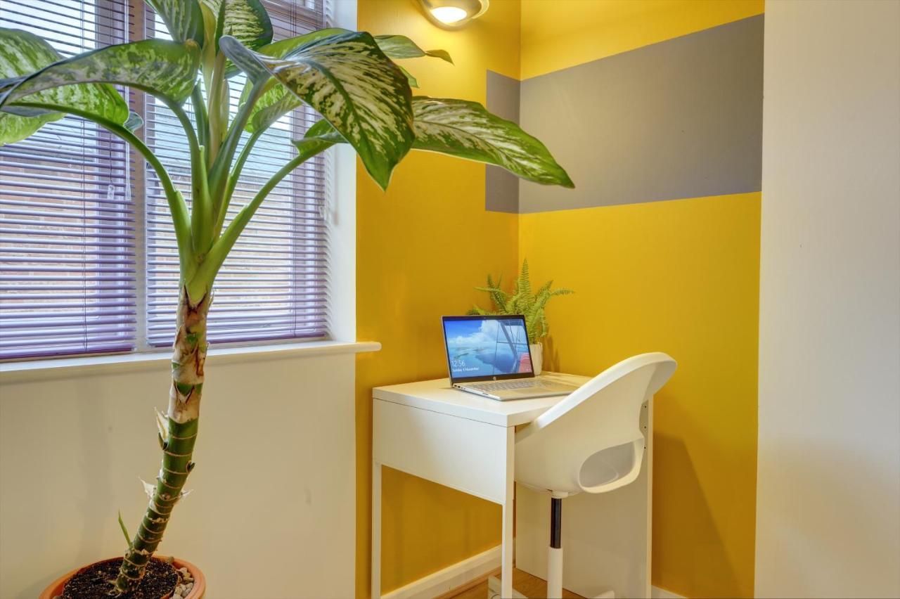 Centre Jewel: 2-bedroom With Secured Parking *