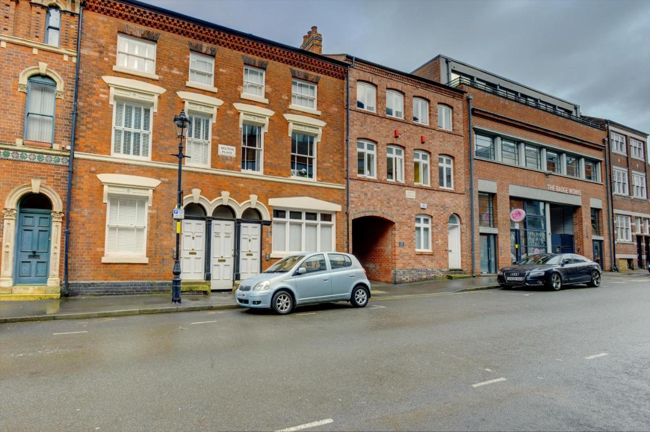 Centre Jewel: 2-bedroom With Secured Parking Apartment