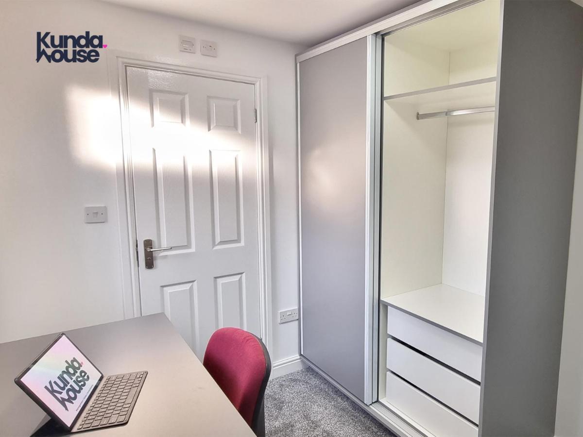 Elegant Ensuite Near City Centre - Kunda House Birmingham