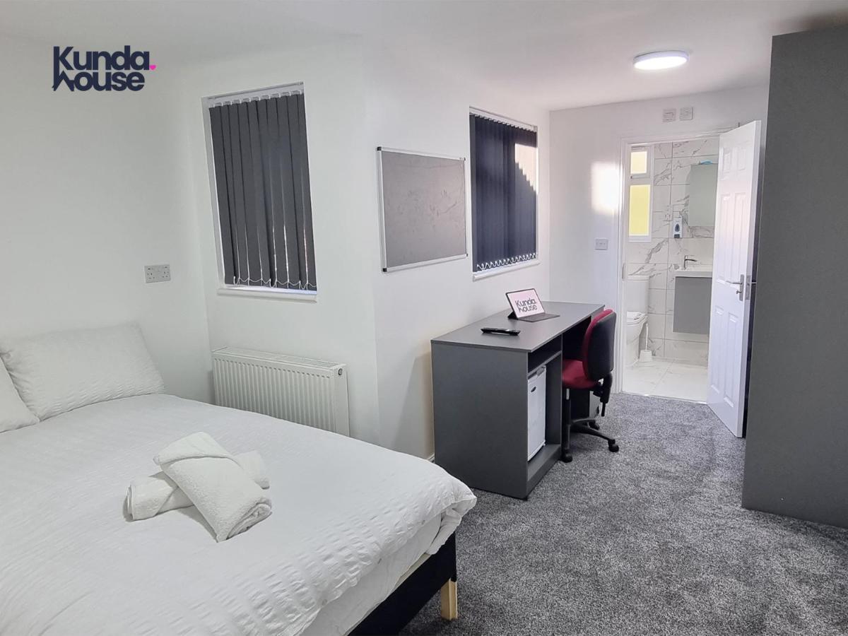 Elegant Ensuite Near City Centre - Kunda House Holiday home