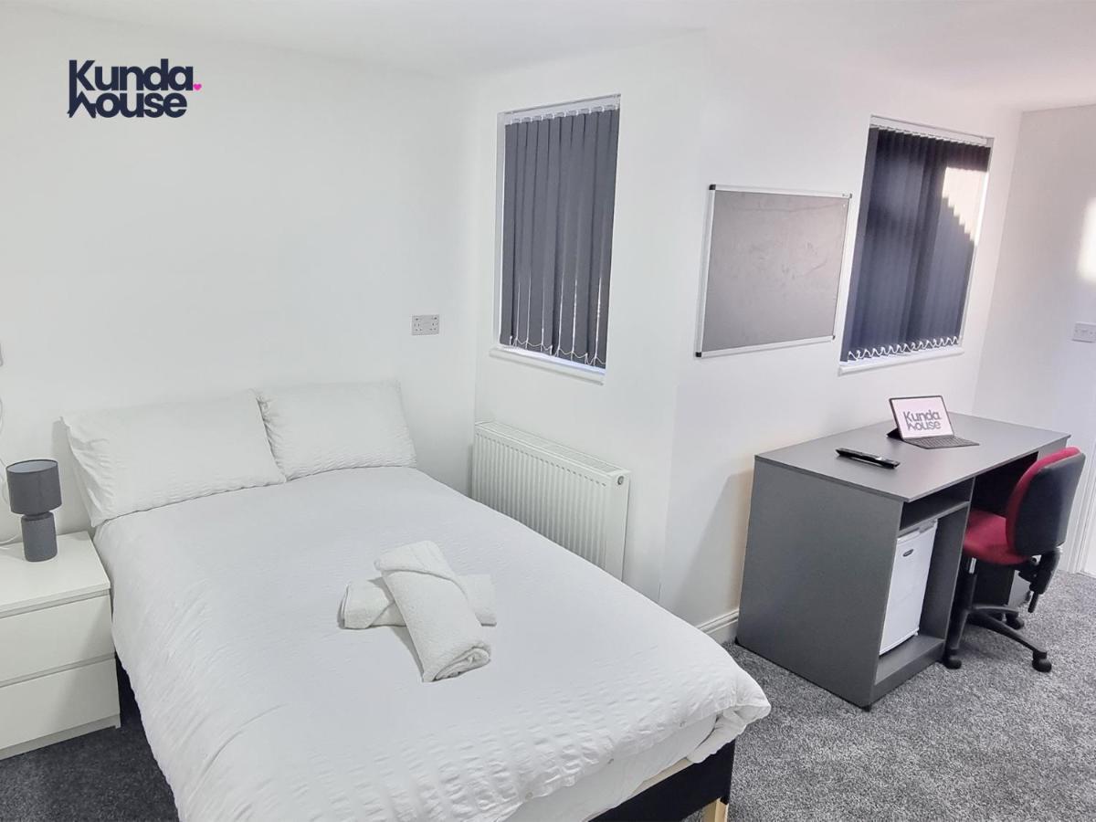 Elegant Ensuite Near City Centre - Kunda House Holiday home