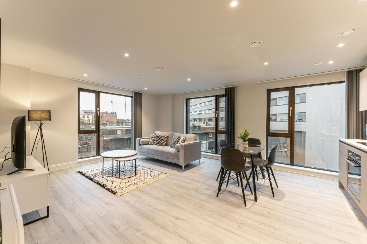 St Martin's Place 2 Bed Bham City With Free Parking *