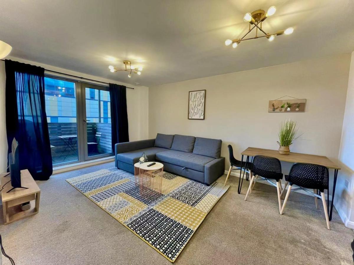 Insta-style Penthouse With Balcony Or 2b With Balcony Centre Apartment Birmingham
