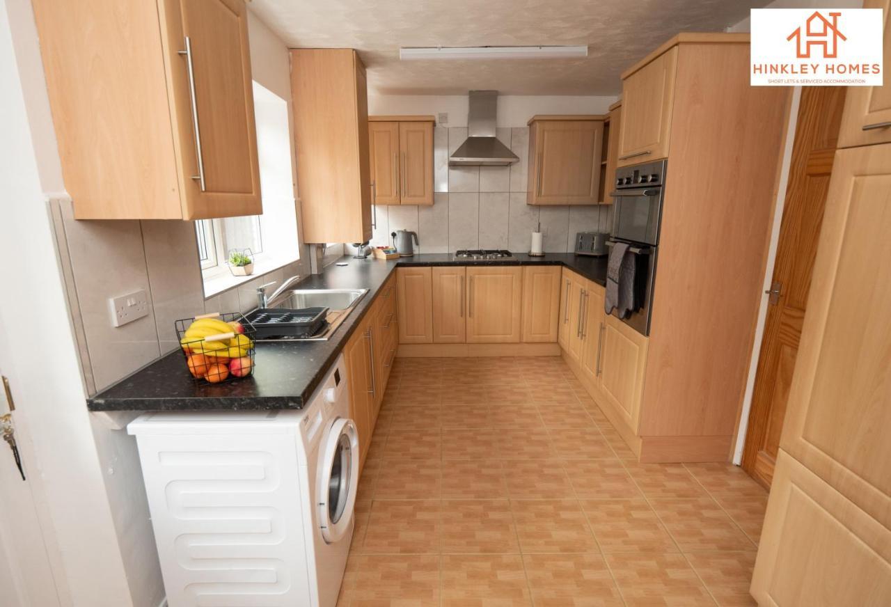 Lovely Refurbished - Free Parking-wifi By Hinkley Homes Short Lets & Serviced Apartment *
