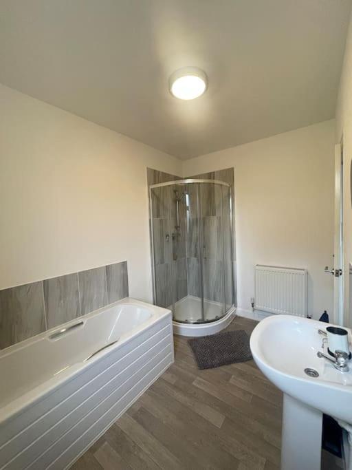Apartment Lovely 3 Bedroom With Extensive Parking Birmingham