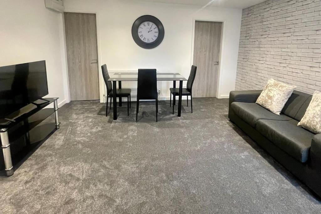 Apartment 5. Homely Cecil Birmingham