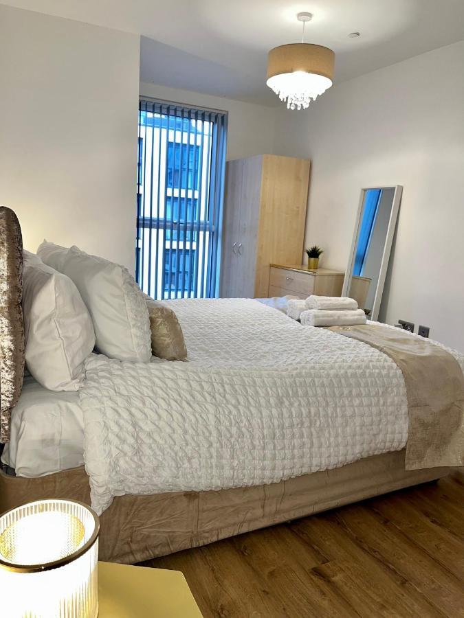 Elegant & Cozy, Gold Decor Apartment, B1 *