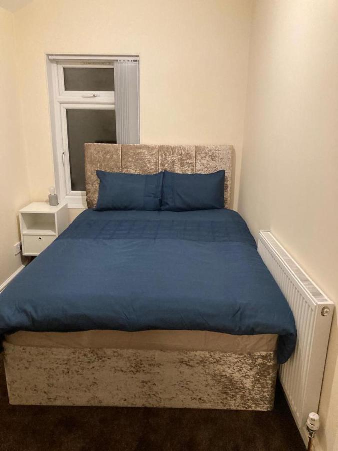 Homely 3-bed House In Bham 15 Min From City Centre Holiday home