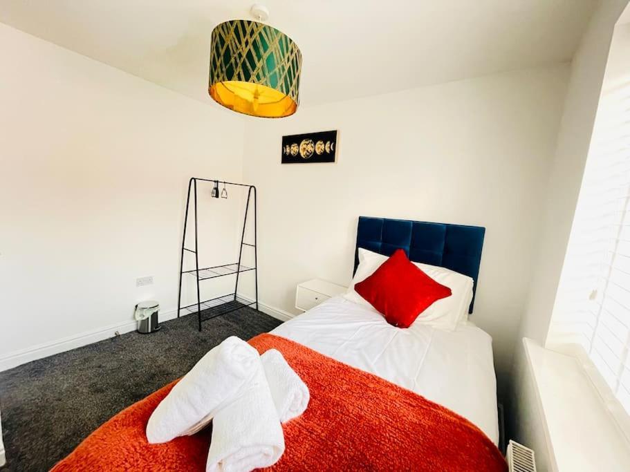 Plantsbrook Place - Luxury 4 Bed House + Parking Birmingham