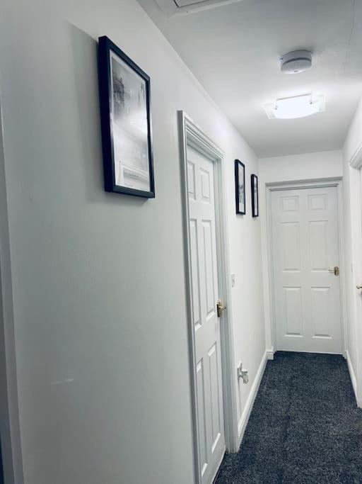 Plantsbrook Place - Luxury 4 Bed House + Parking Birmingham