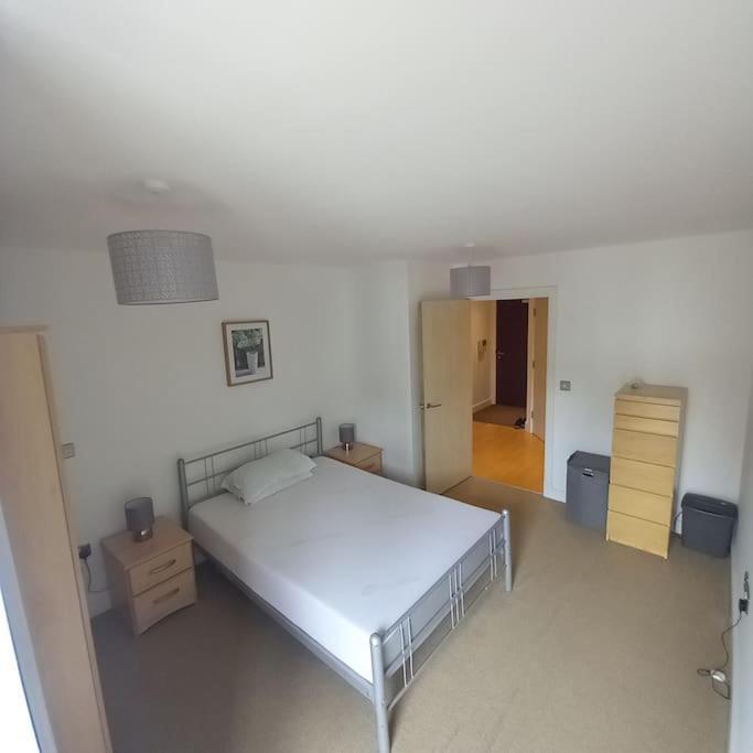 Apartment Centrally Situated 1 Bedroom Apartment! Birmingham