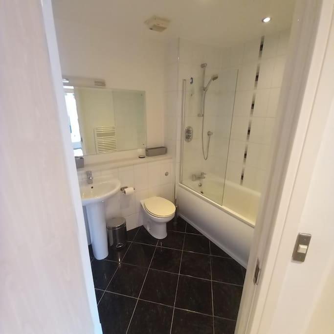 Centrally Situated 1 Bedroom Apartment! Birmingham