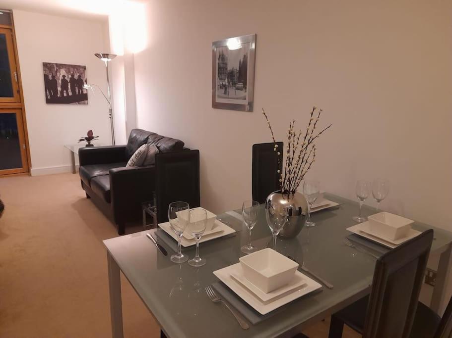 Apartment Centrally Situated 1 Bedroom Apartment! *