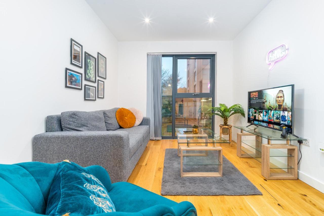 Aqua-themed 2 Bedroom Cosy - Centre Apartment Birmingham
