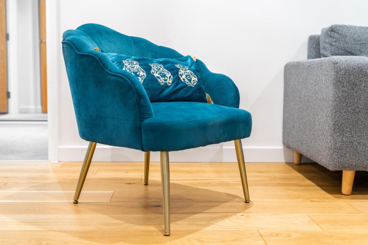 Aqua-themed 2 Bedroom Cosy - Centre *