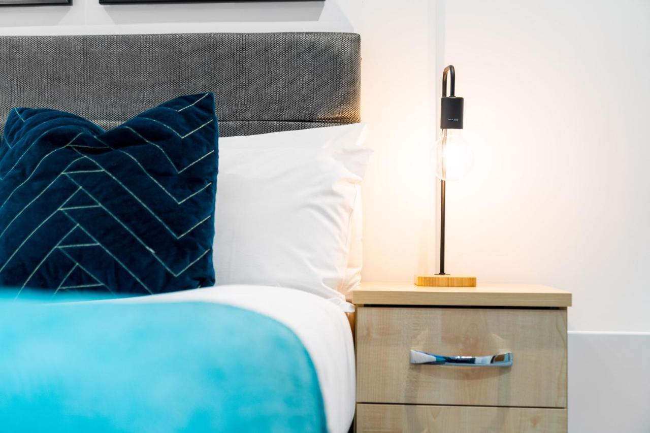 Aqua-themed 2 Bedroom Cosy - Centre