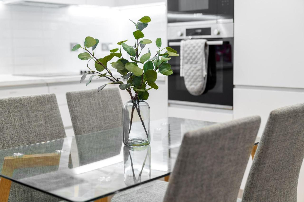 Aqua-themed 2 Bedroom Cosy - Centre Apartment Birmingham