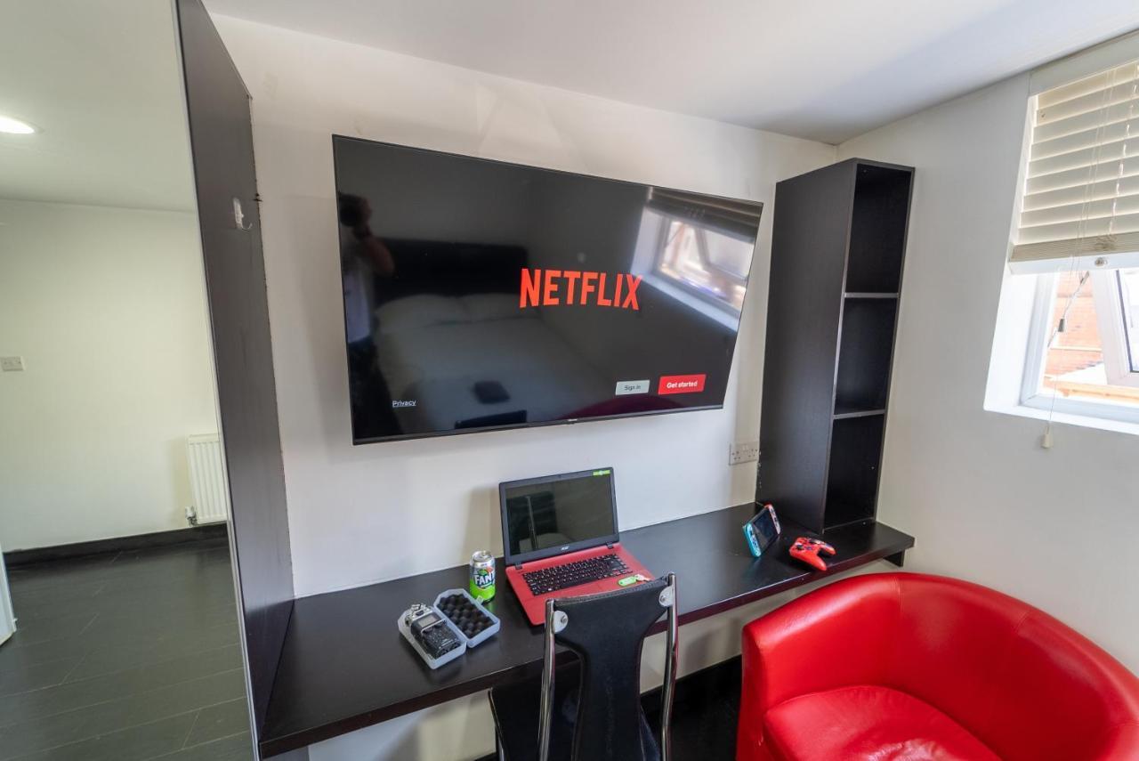 Lovely Close To Of Birmingham! Apartment Birmingham