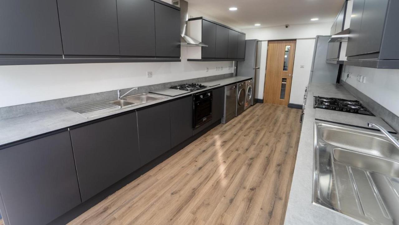 Lovely Homely Available