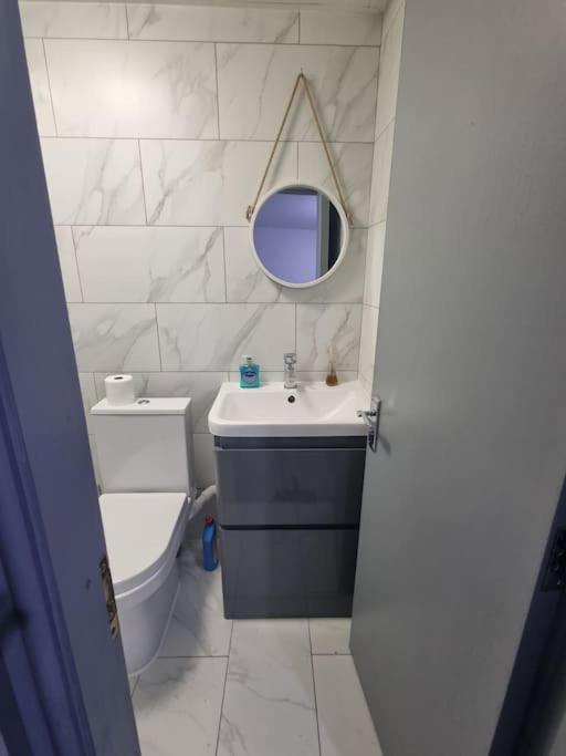 1 Bed With Parking - Nec, Star & Centre Apartment