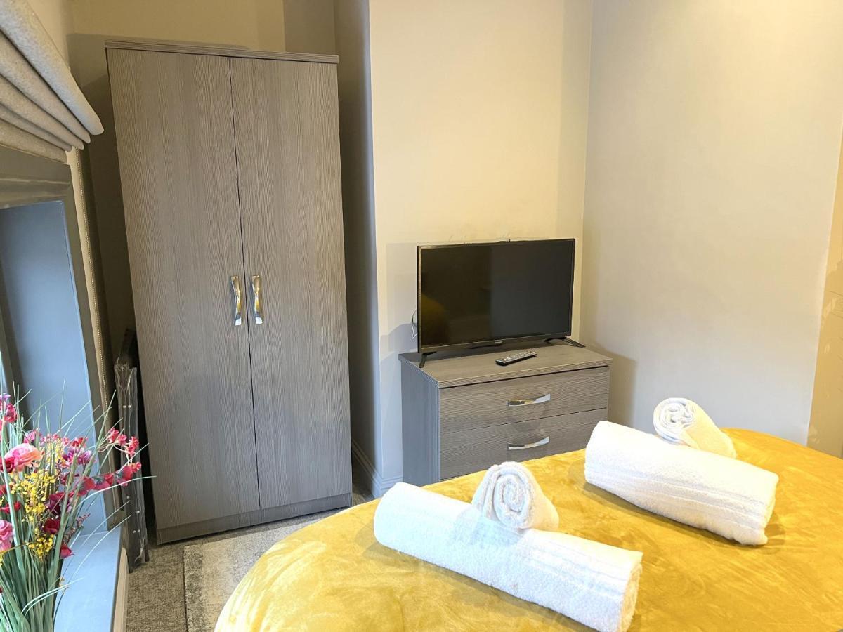 Silver Forge Penthouse - 4k Projector - Snug - Luxury Apartment
