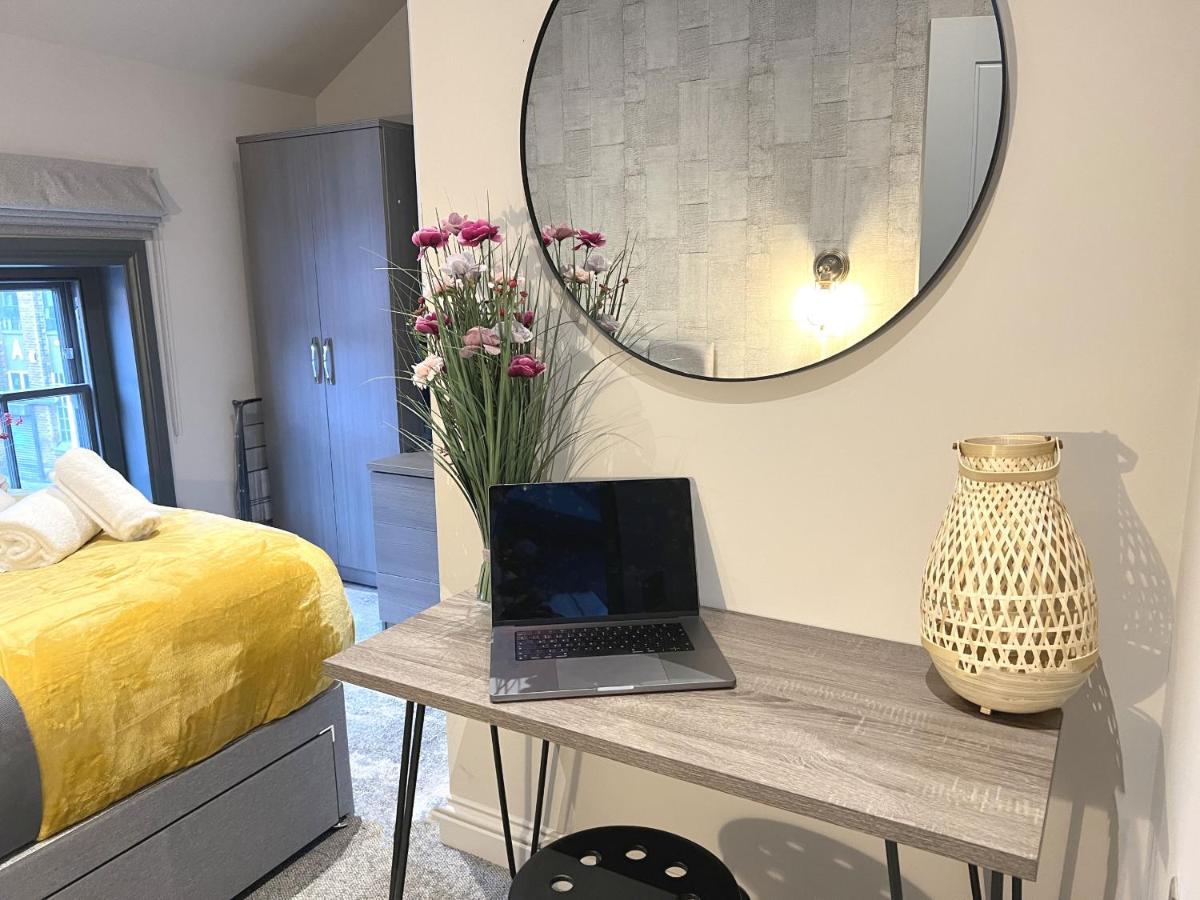 Silver Forge Penthouse - 4k Projector - Snug - Luxury Apartment