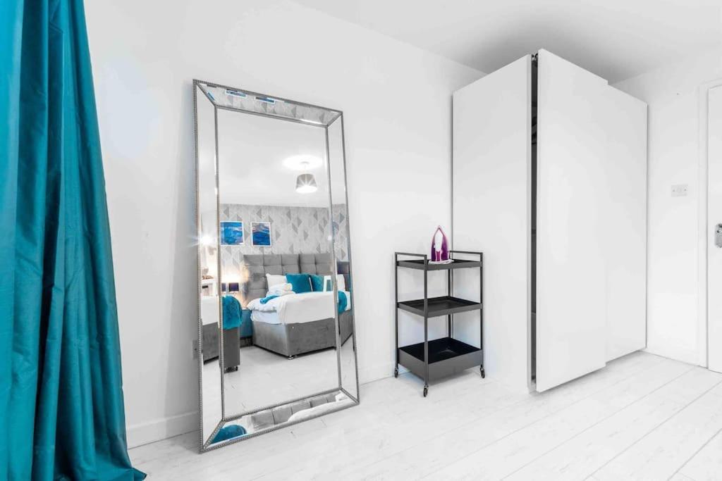 ✪central✪6bed✪ Parking✪pool Table✪private Patio ✪ Apartment *